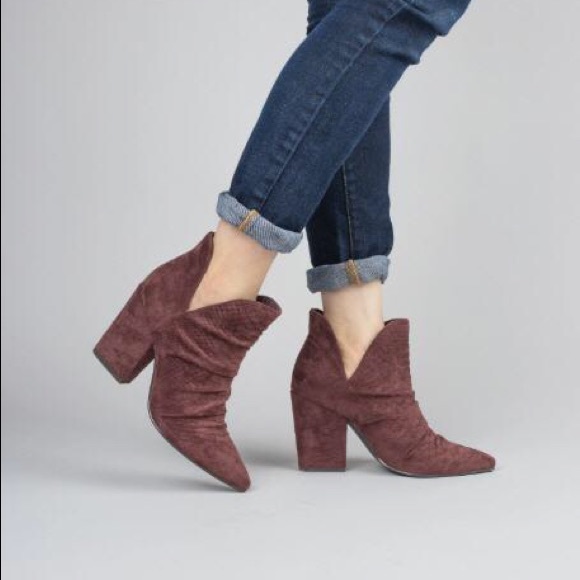🔥CLEARANCE🔥Suede Snake Booties Wine - Picture 4 of 5